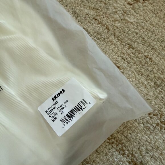 NWT SKIMS Soft Lounge Sleep Set - Picture 4 of 4